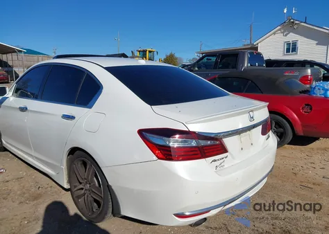 2017 Honda Accord Touring V6 z USA, uszkodzony, nr VIN 1HGCR3F90HA000372